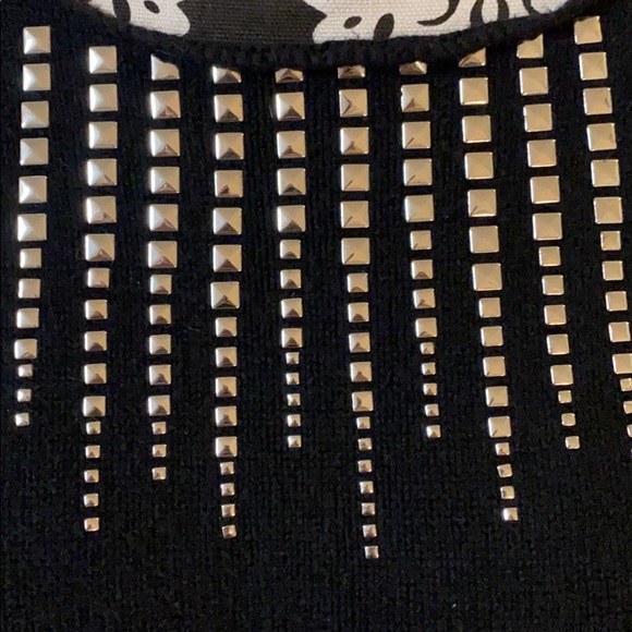 Sweater Size XL - Picture 3 of 4